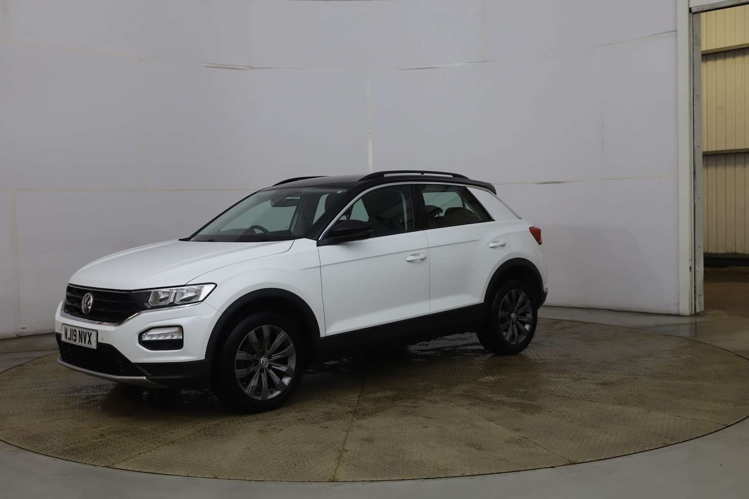 Used Volkswagen T-Roc 2019 for sale - 76941508: Photo 3