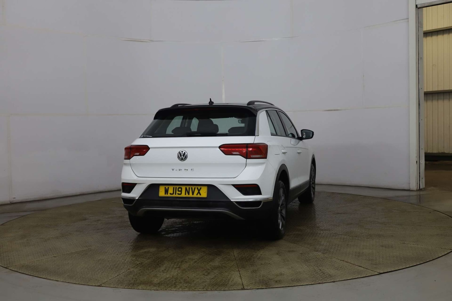 Used Volkswagen T-Roc 2019 for sale - 76941508: Photo 4
