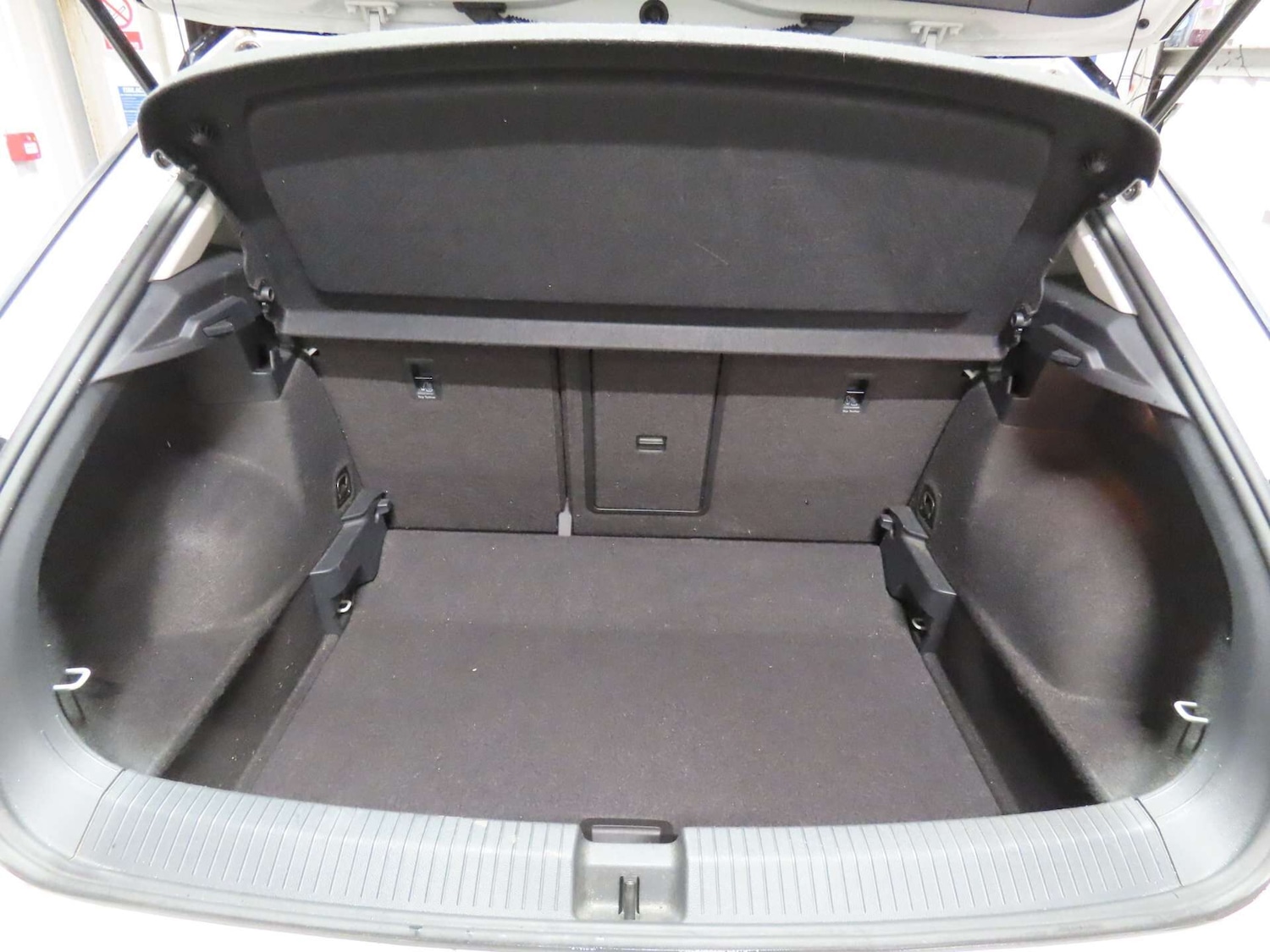 Used Volkswagen T-Roc 2019 for sale - 76941508: Photo 9