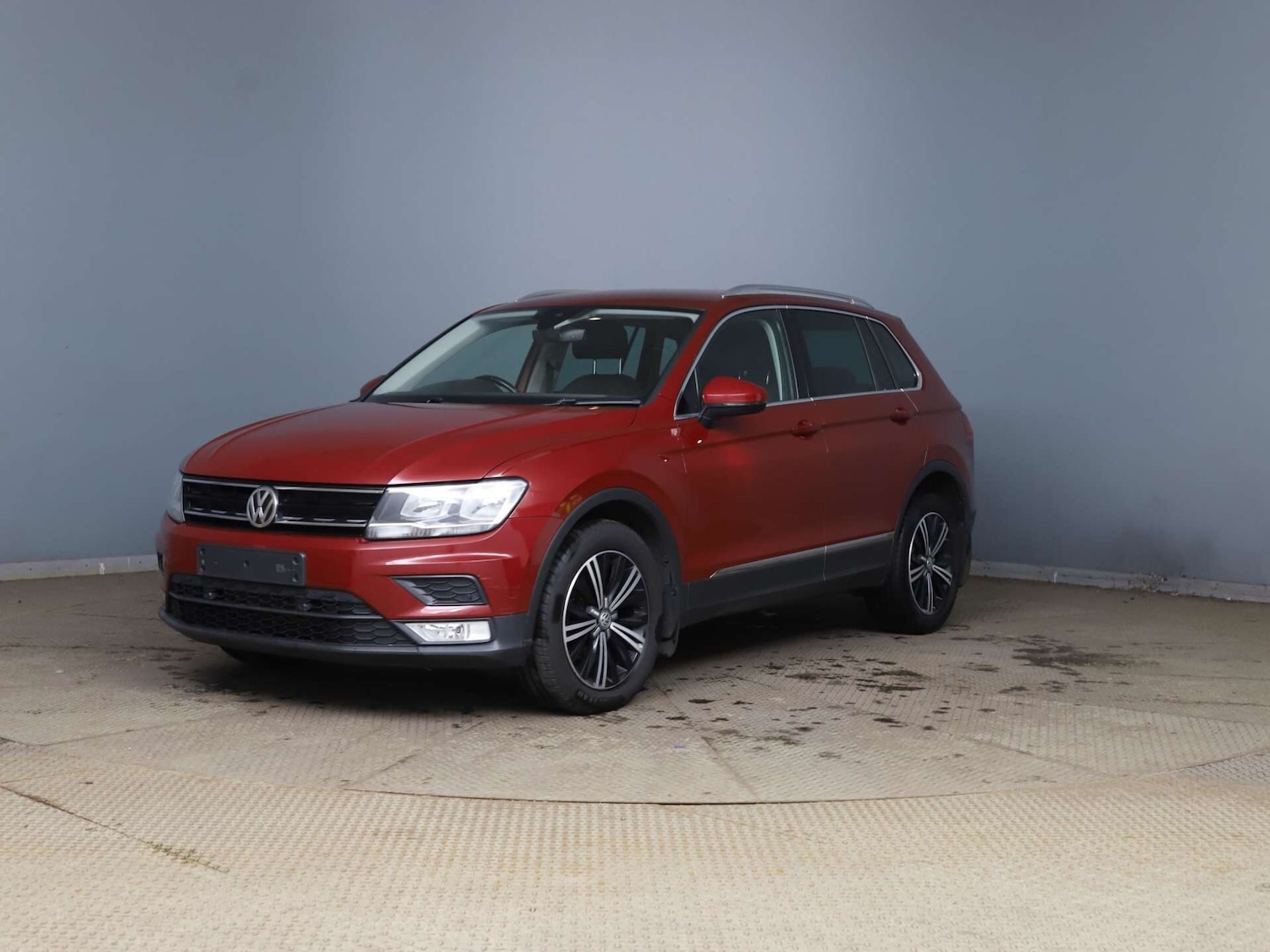Used Volkswagen Tiguan 2016 for sale - 77617945: Photo 3