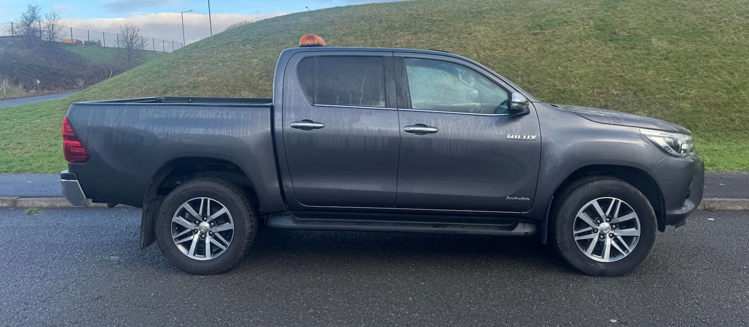Used Toyota Hilux 2019 for sale - 77211353: Photo 3