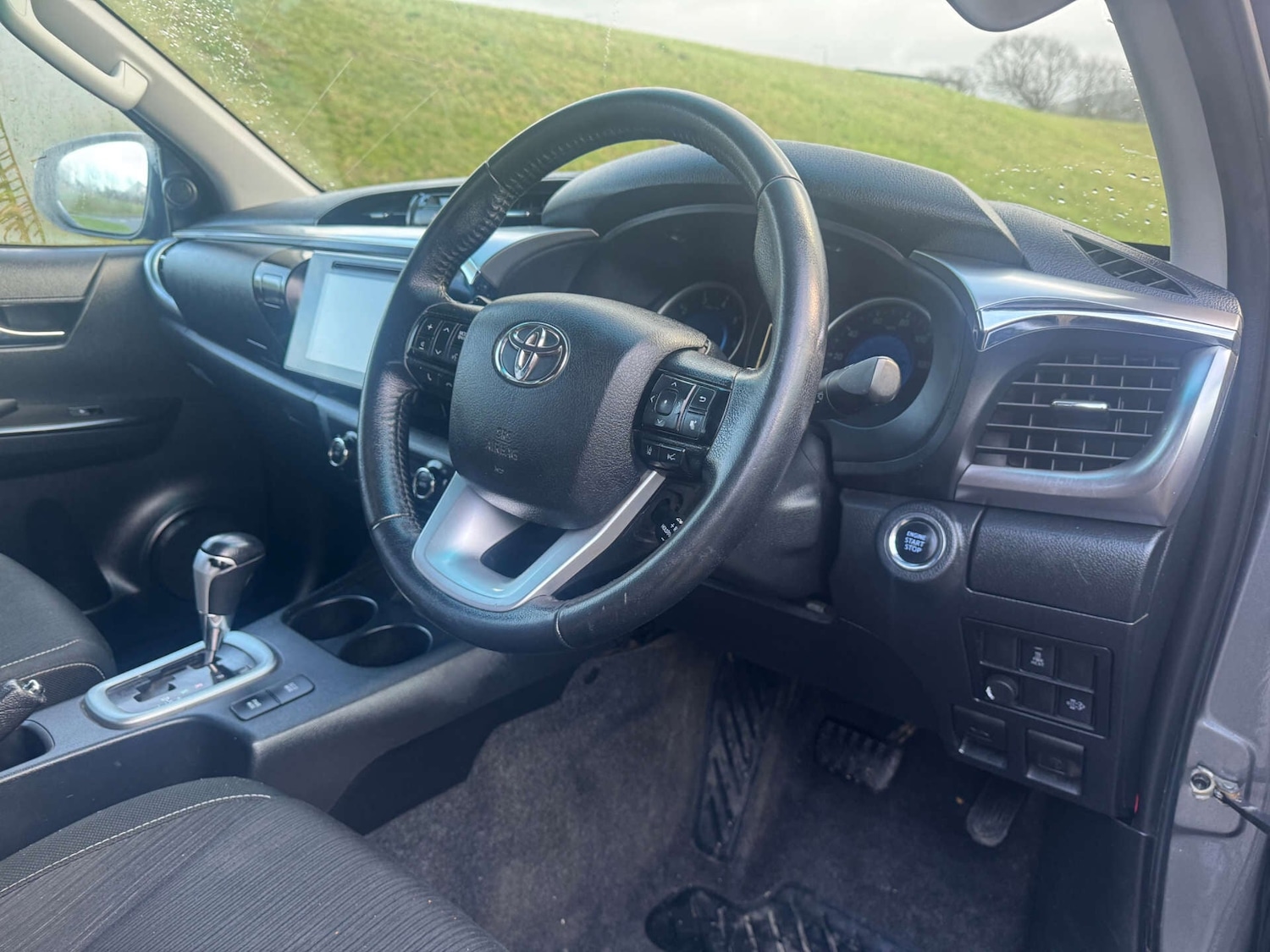 Used Toyota Hilux 2019 for sale - 77211353: Photo 8