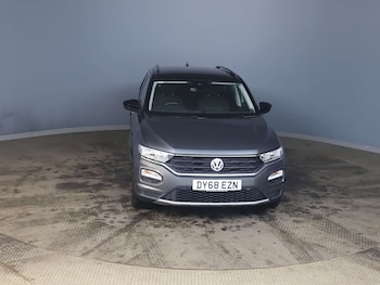 Used Volkswagen T-Roc 2018 for sale - 77719085: Photo
