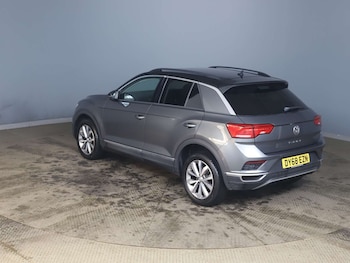Used Volkswagen T-Roc 2018 for sale - 77719085: Photo