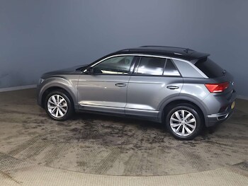 Used Volkswagen T-Roc 2018 for sale - 77719085: Photo