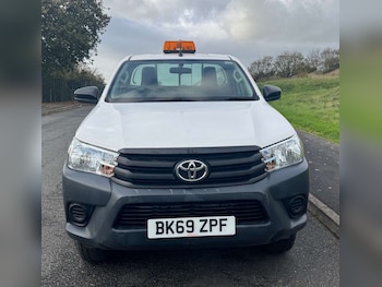 Used Toyota Hilux 2019 for sale - 76392384: Photo
