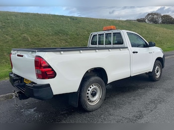 Used Toyota Hilux 2019 for sale - 76392384: Photo