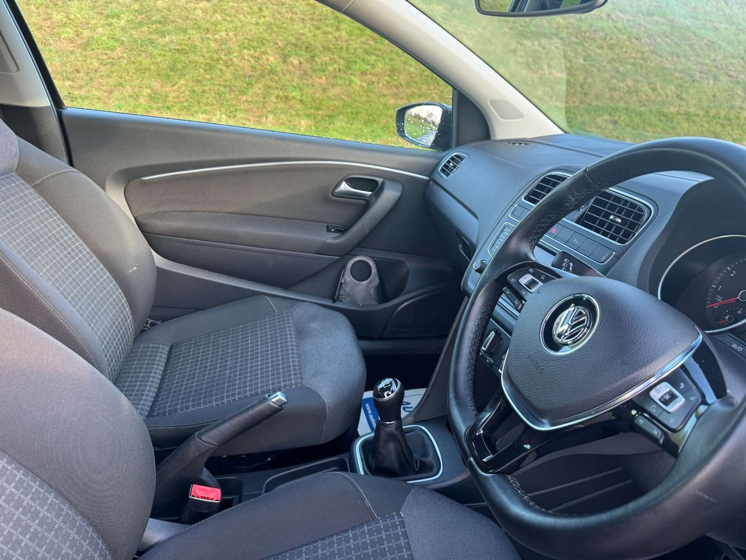 Used Volkswagen Polo 2016 for sale - 76748076: Photo 6