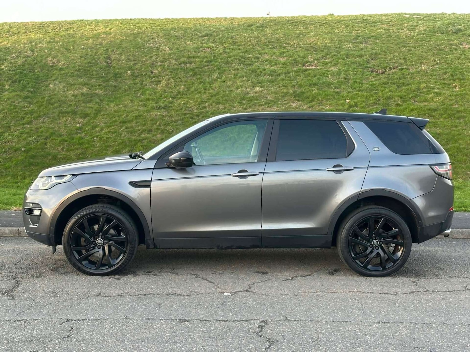Used Land Rover Discovery Sport 2015 for sale - 77844835: Photo 5