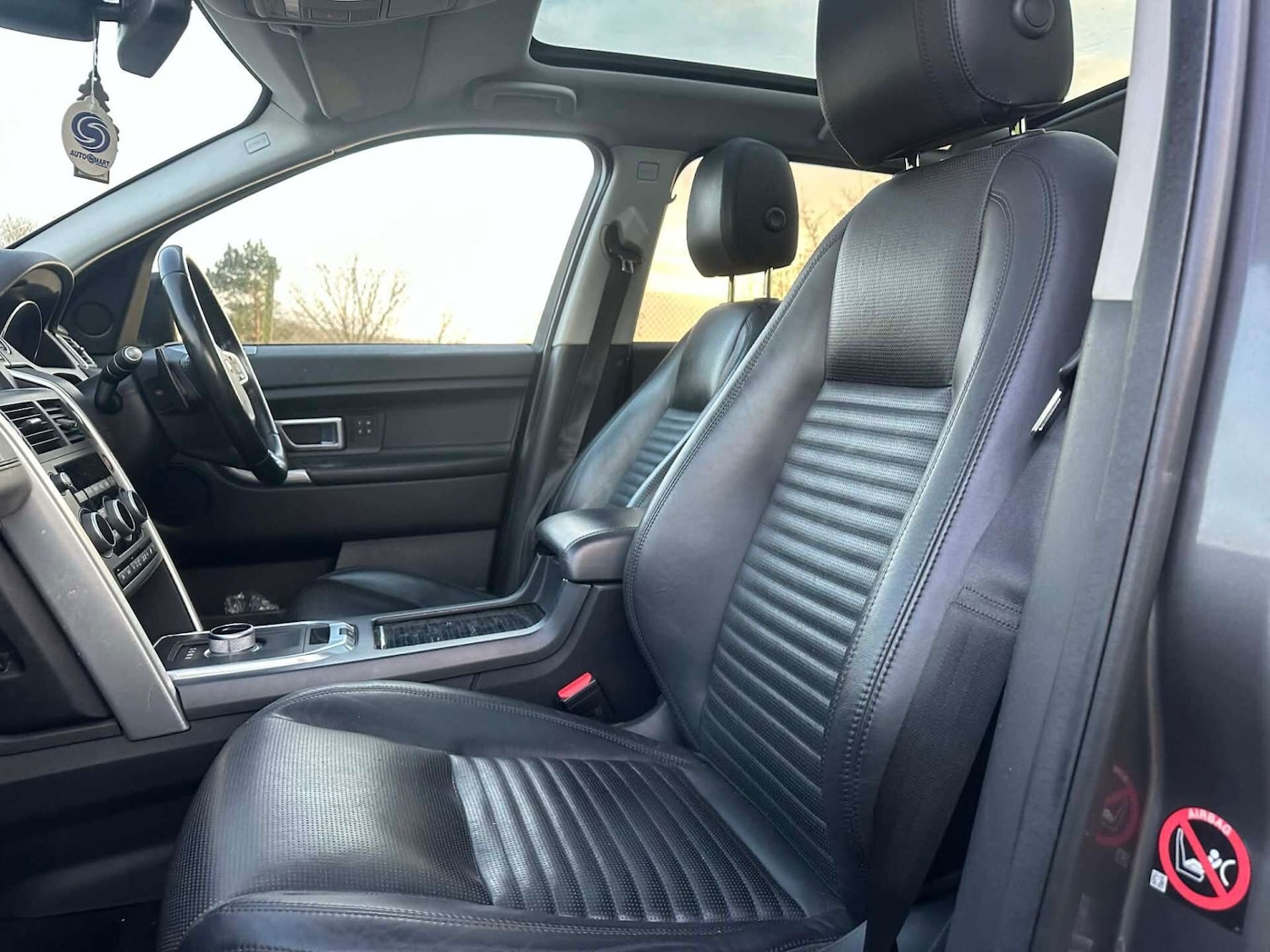 Used Land Rover Discovery Sport 2015 for sale - 77844835: Photo 9