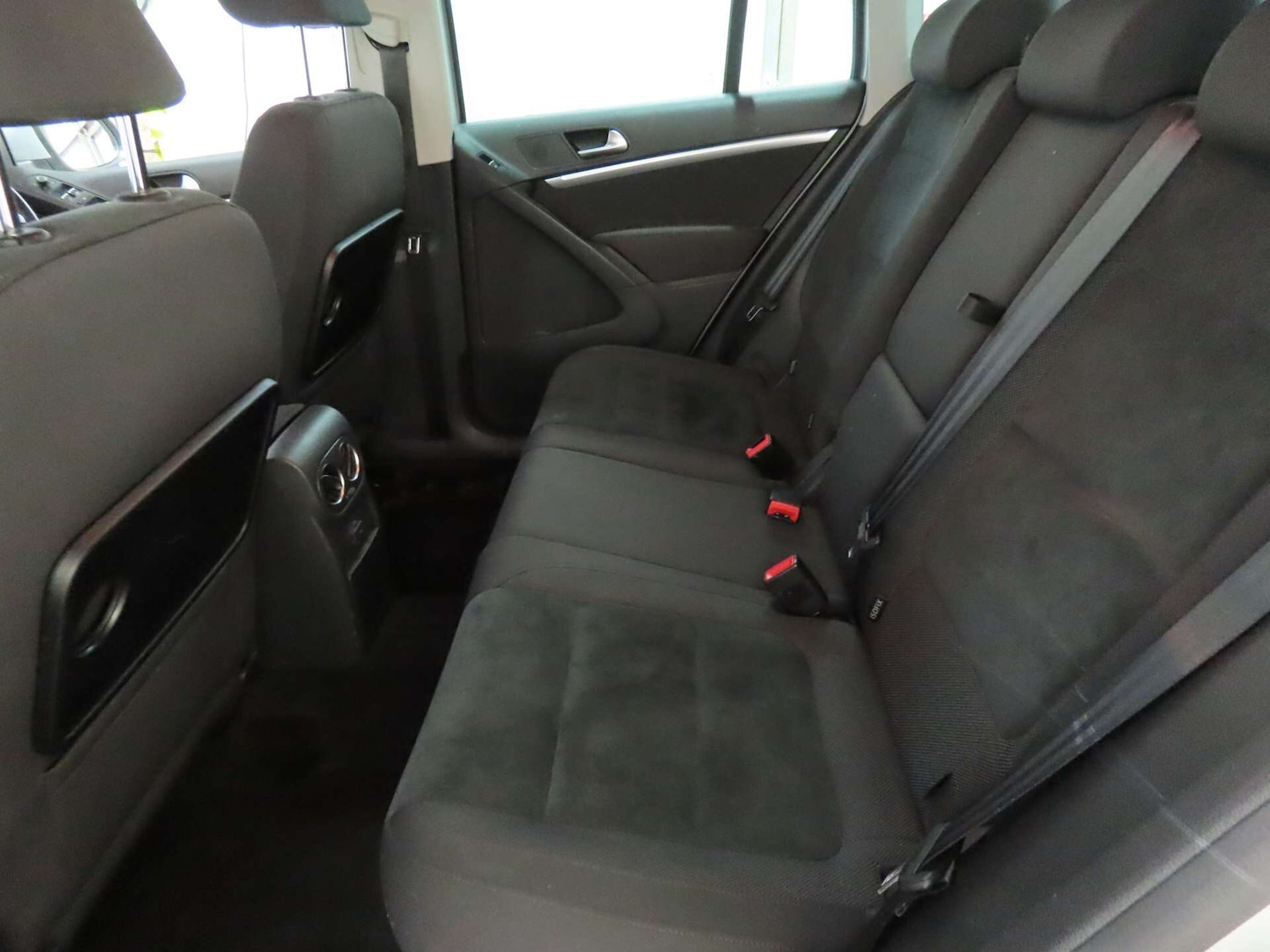 Used Volkswagen Tiguan 2015 for sale - 76968496: Photo 10