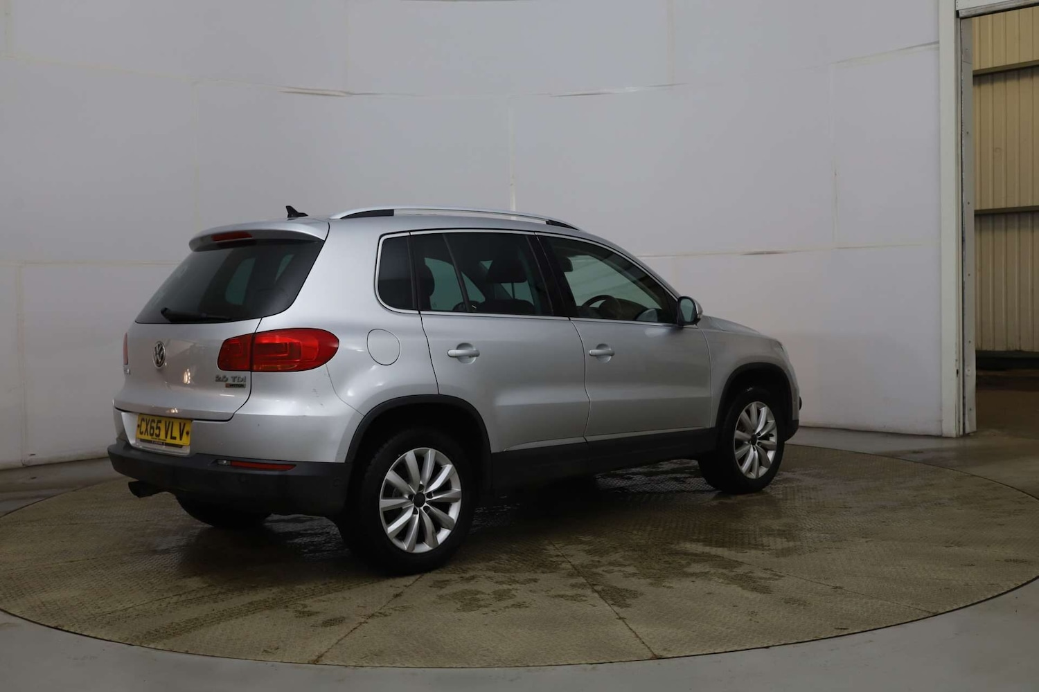 Used Volkswagen Tiguan 2015 for sale - 76968496: Photo 6