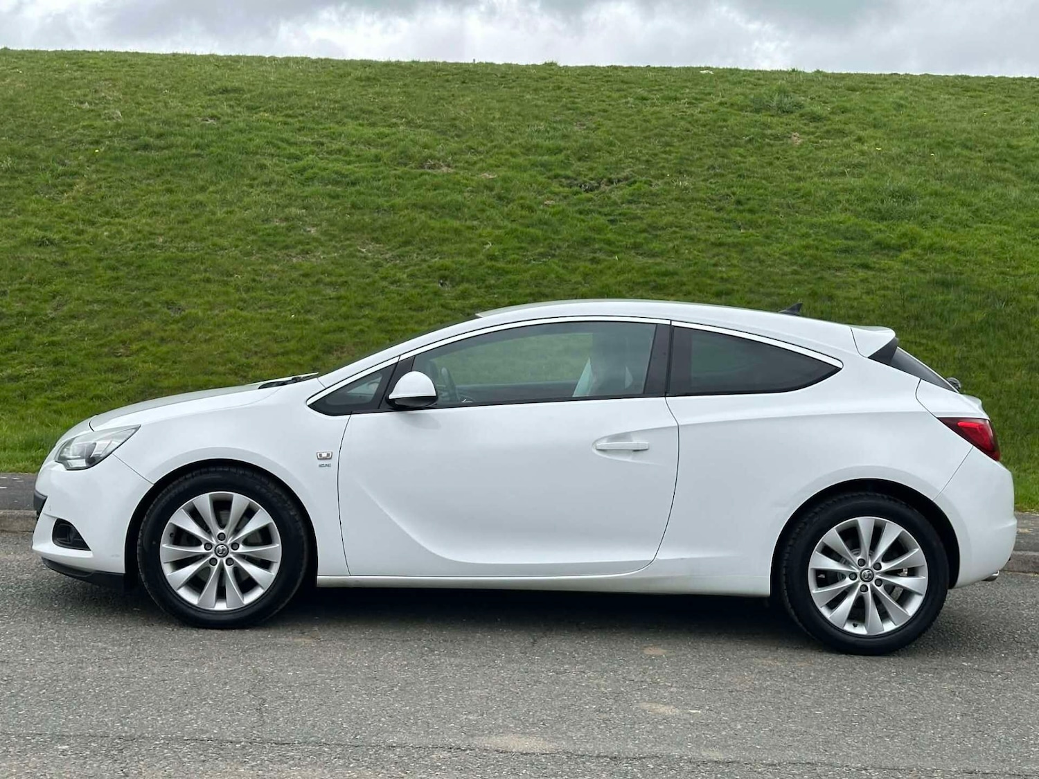 Used Vauxhall Astra 2014 for sale - 78077975: Photo 6