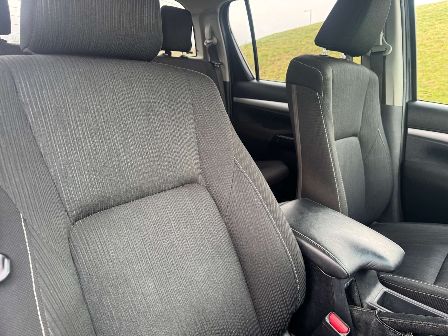 Used Toyota Hilux 2021 for sale - 77211340: Photo 9