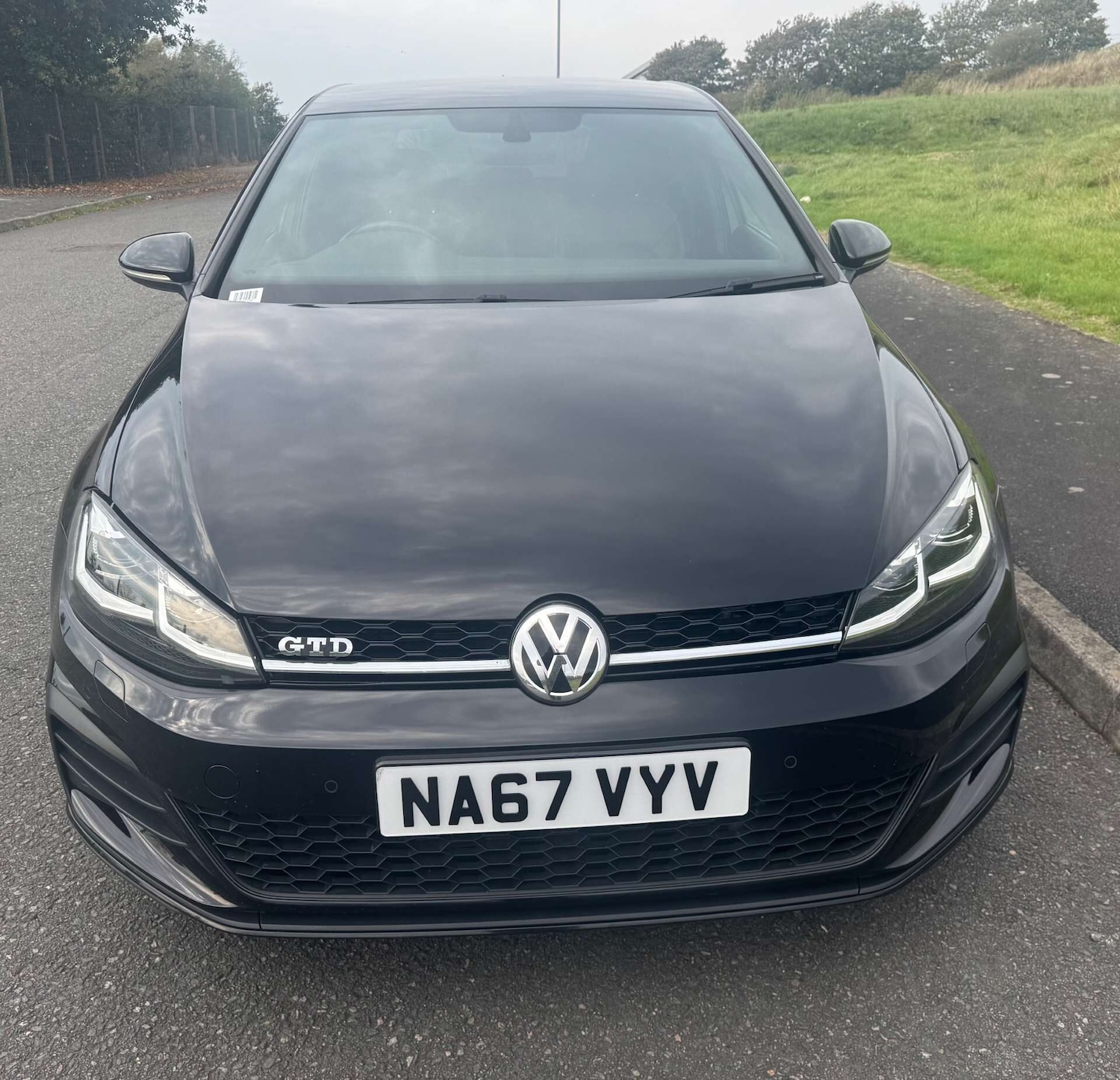 Used Volkswagen Golf 2017 for sale - 76142776: Photo 2