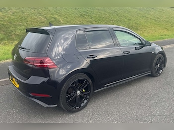 Used Volkswagen Golf 2017 for sale - 76142776: Photo