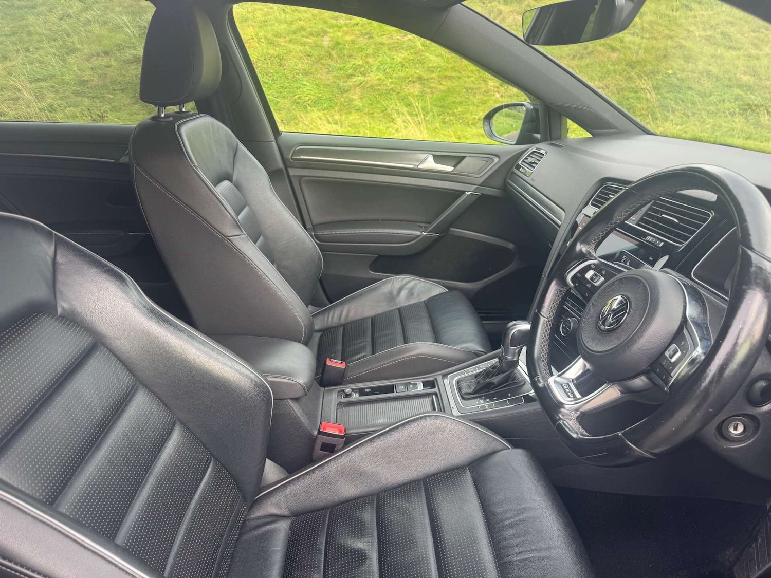 Used Volkswagen Golf 2017 for sale - 76142776: Photo 6