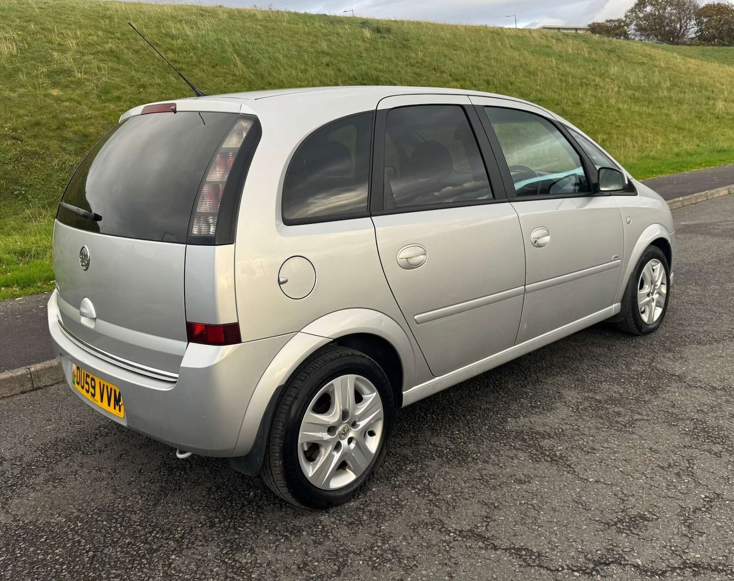 Used Vauxhall Meriva 2009 for sale - 76461334: Photo 2