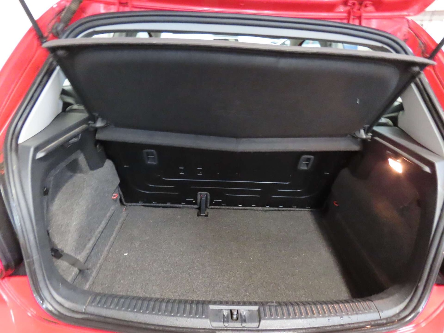 Used Volkswagen Polo 2013 for sale - 76476862: Photo 9