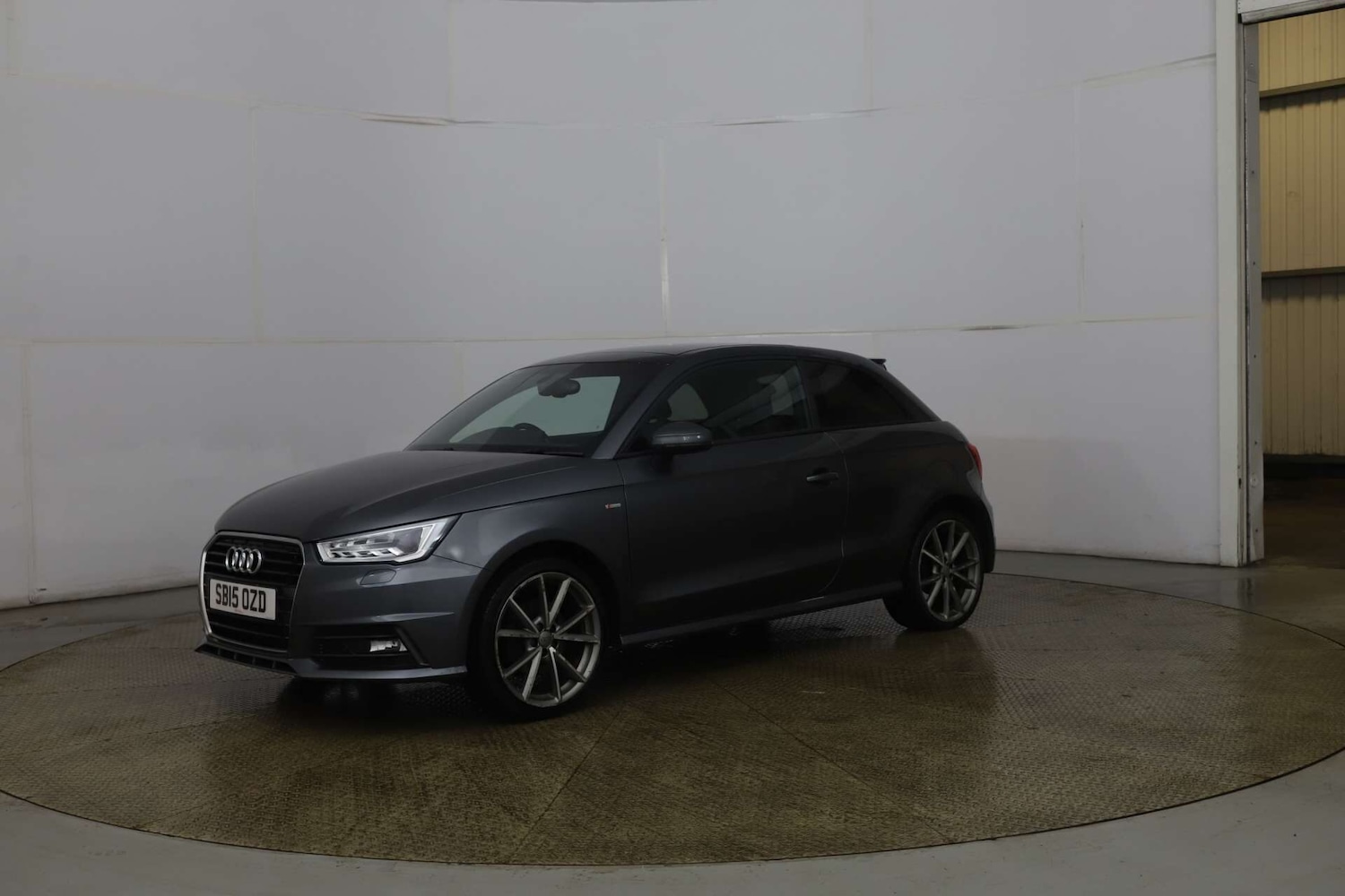 Used Audi A1 2015 for sale - 76961697: Photo 3