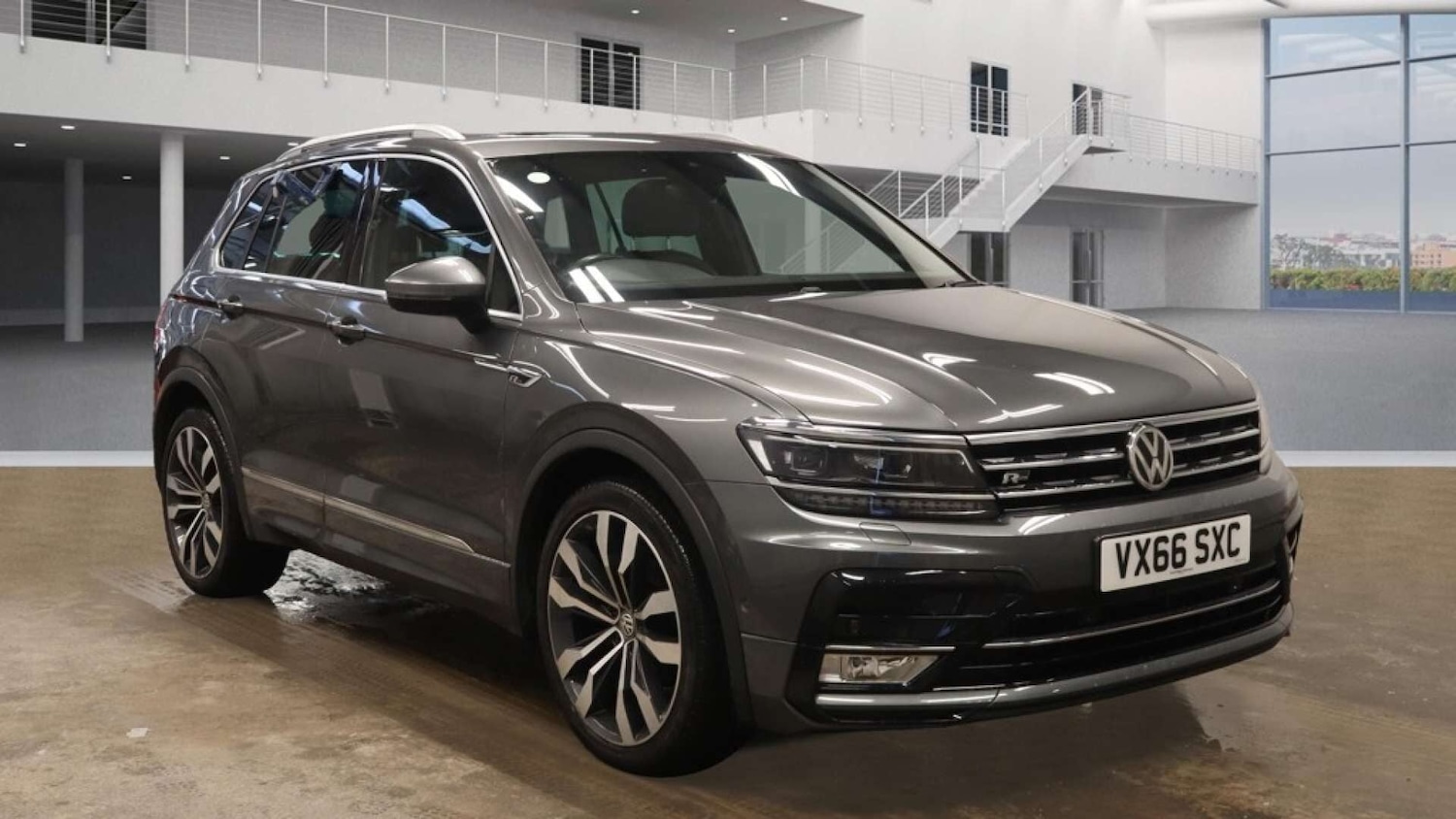 Used Volkswagen Tiguan 2016 for sale - 76776529: Photo 1