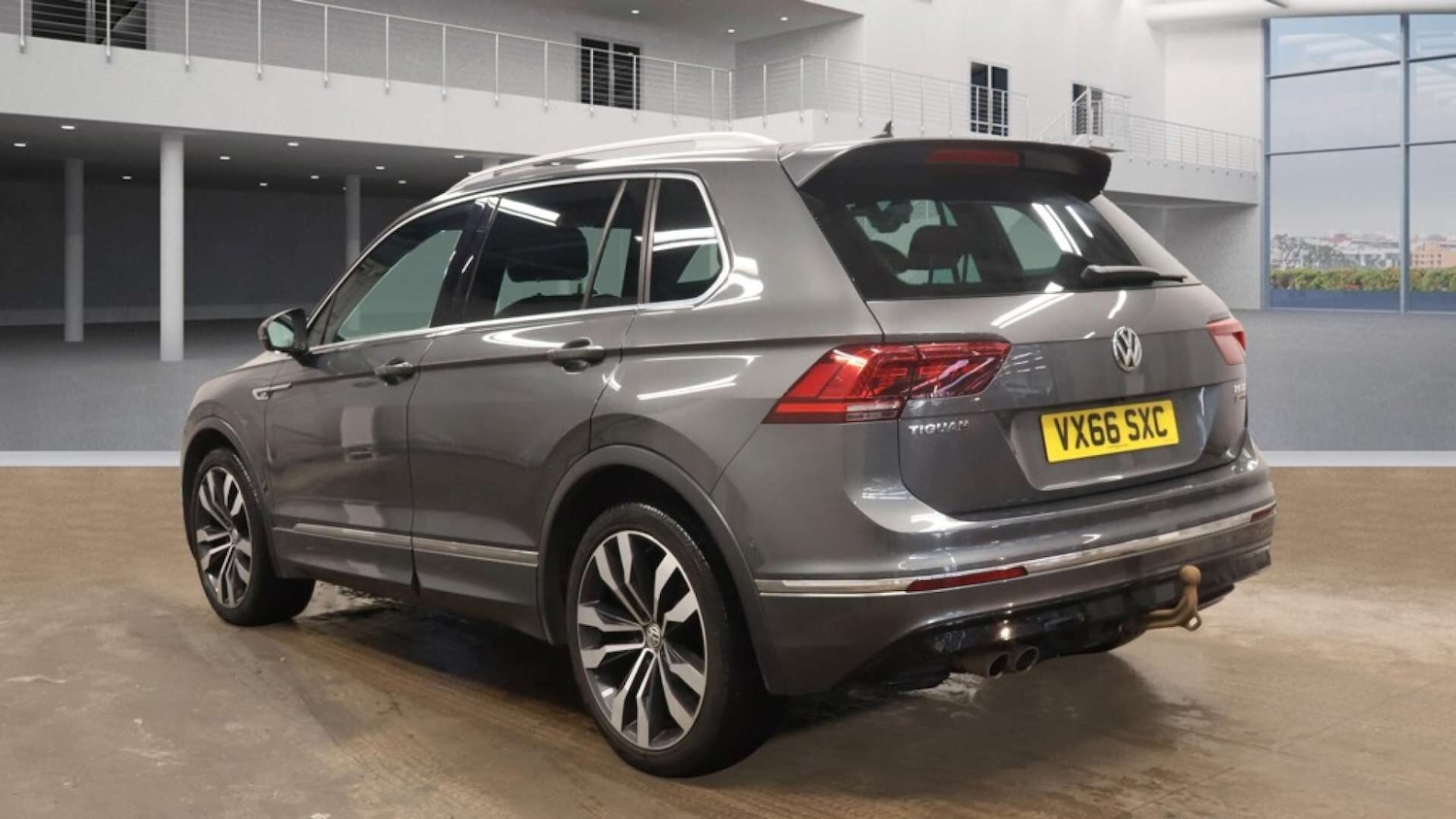 Used Volkswagen Tiguan 2016 for sale - 76776529: Photo 3