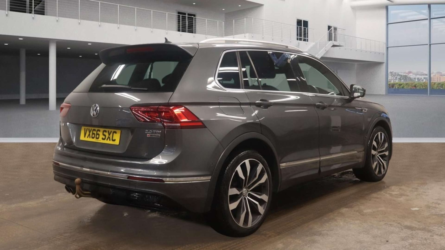 Used Volkswagen Tiguan 2016 for sale - 76776529: Photo 4