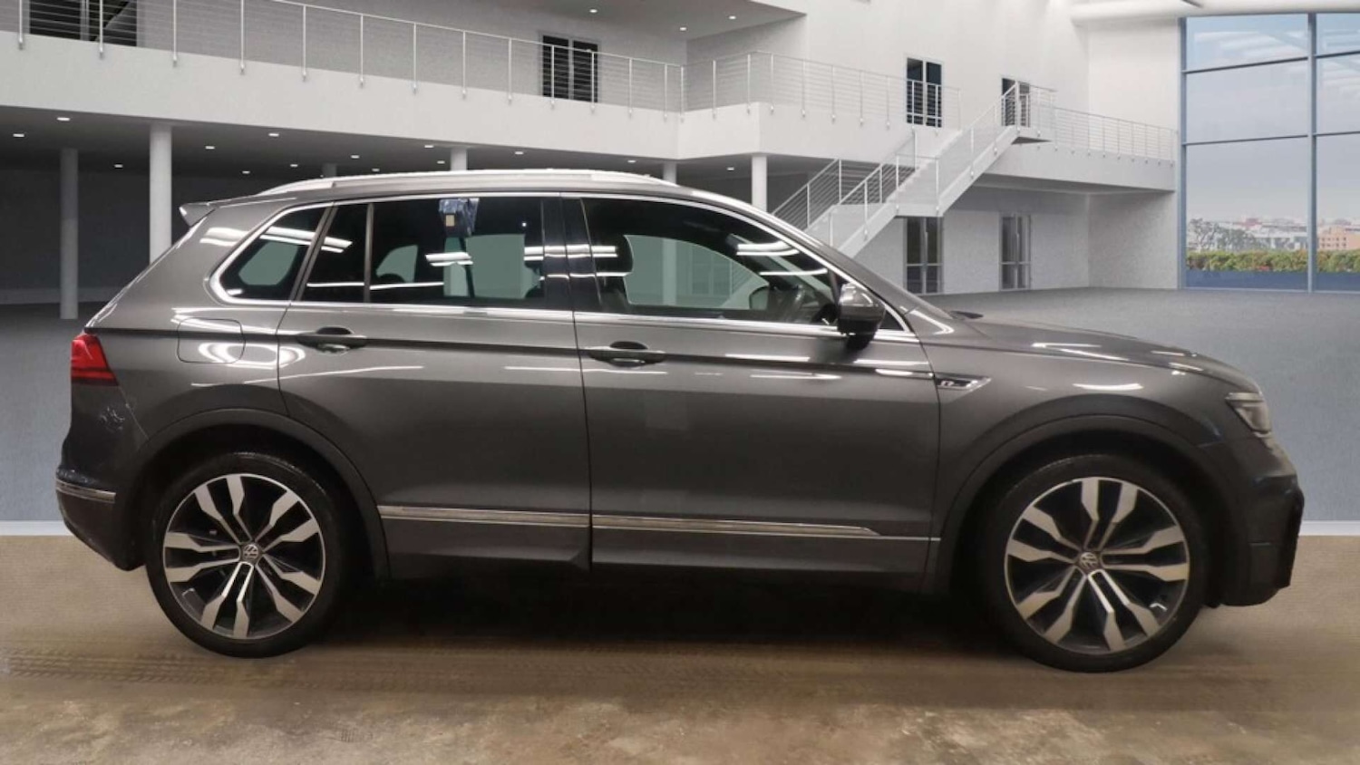 Used Volkswagen Tiguan 2016 for sale - 76776529: Photo 5
