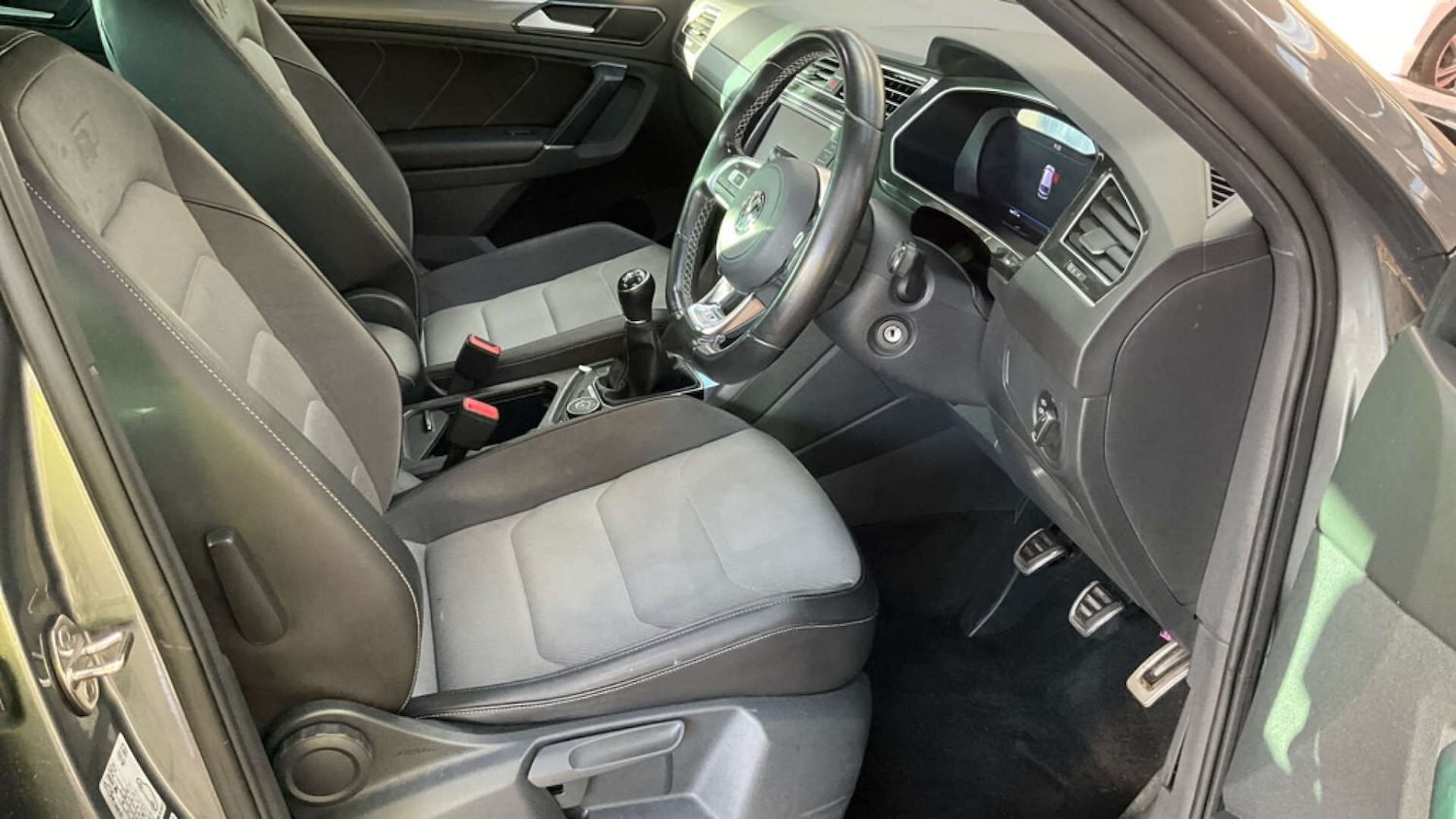 Used Volkswagen Tiguan 2016 for sale - 76776529: Photo 9