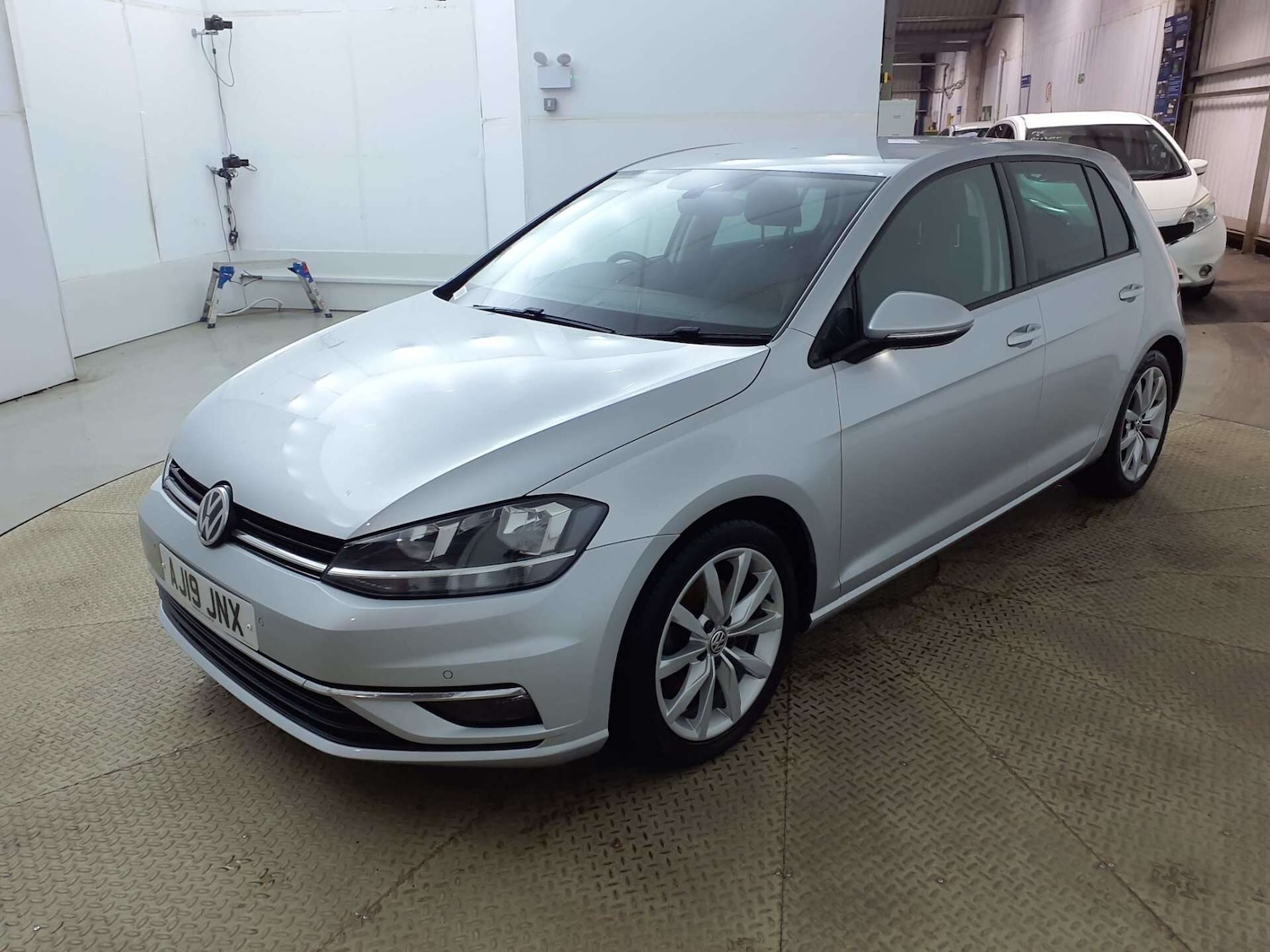 Used Volkswagen Golf 2019 for sale - 78140215: Photo 3
