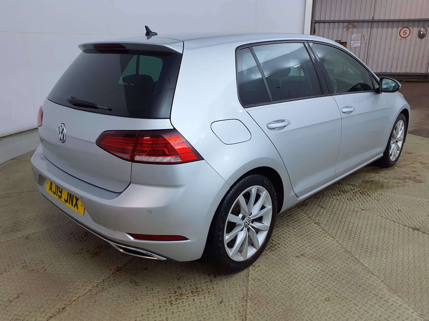 Used Volkswagen Golf 2019 for sale - 78140215: Photo 5