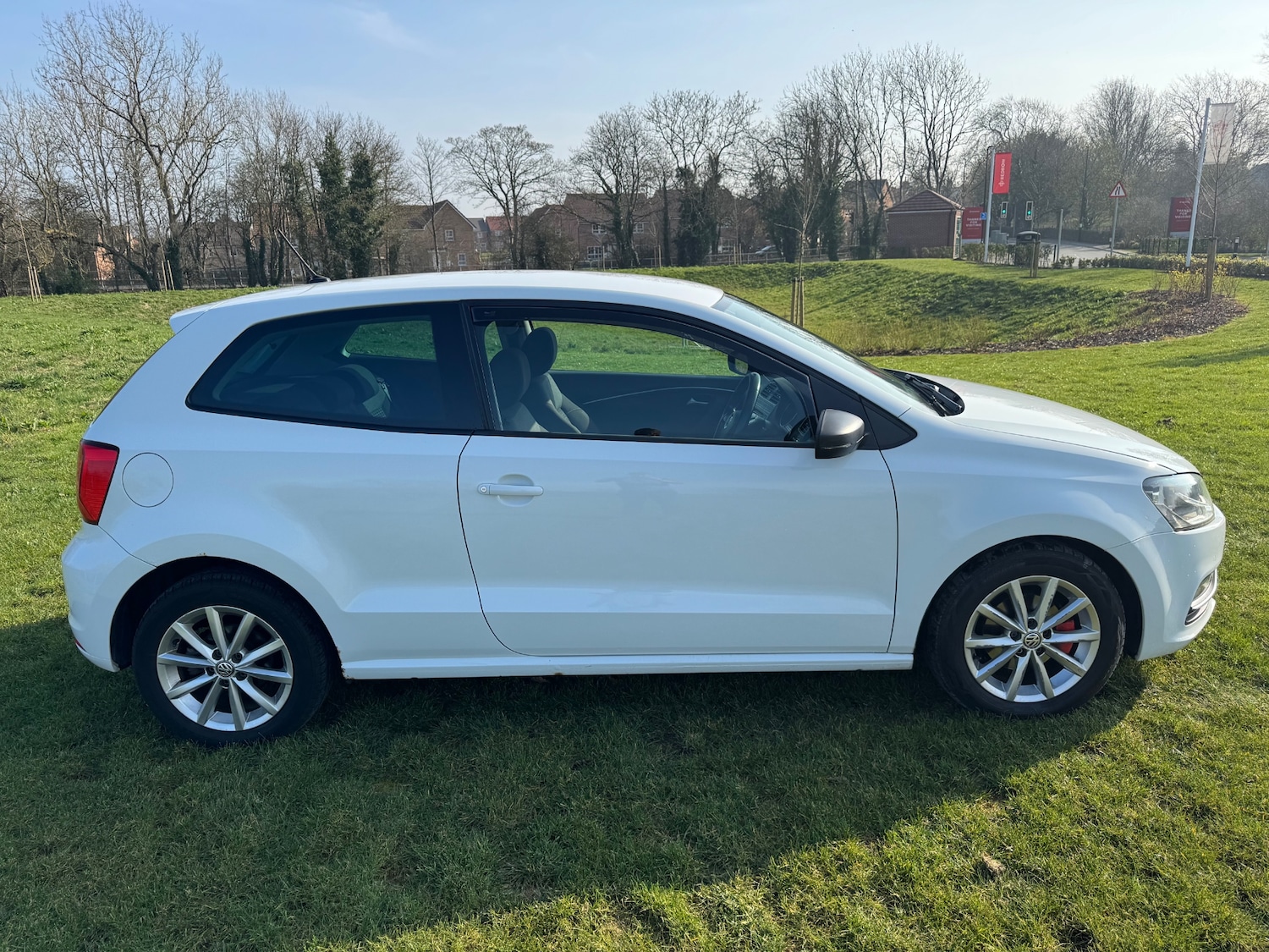 Used Volkswagen Polo 2016 for sale - 77963653: Photo 2