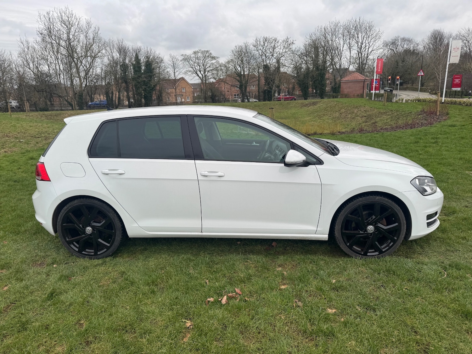 Used Volkswagen Golf 2015 for sale - 77595727: Photo 2