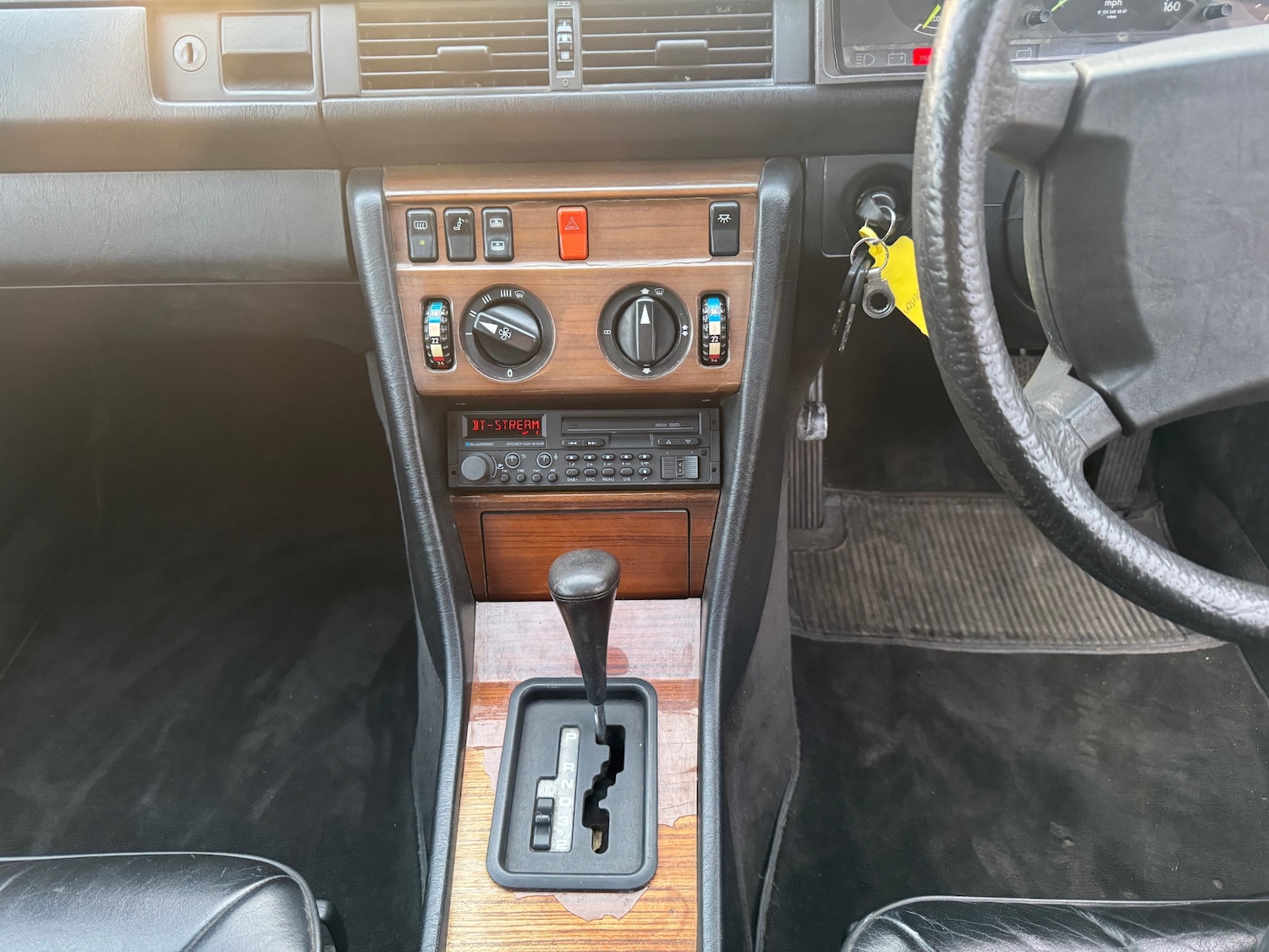 Used Mercedes-Benz C Class 1989 for sale - 78025599: Photo 13