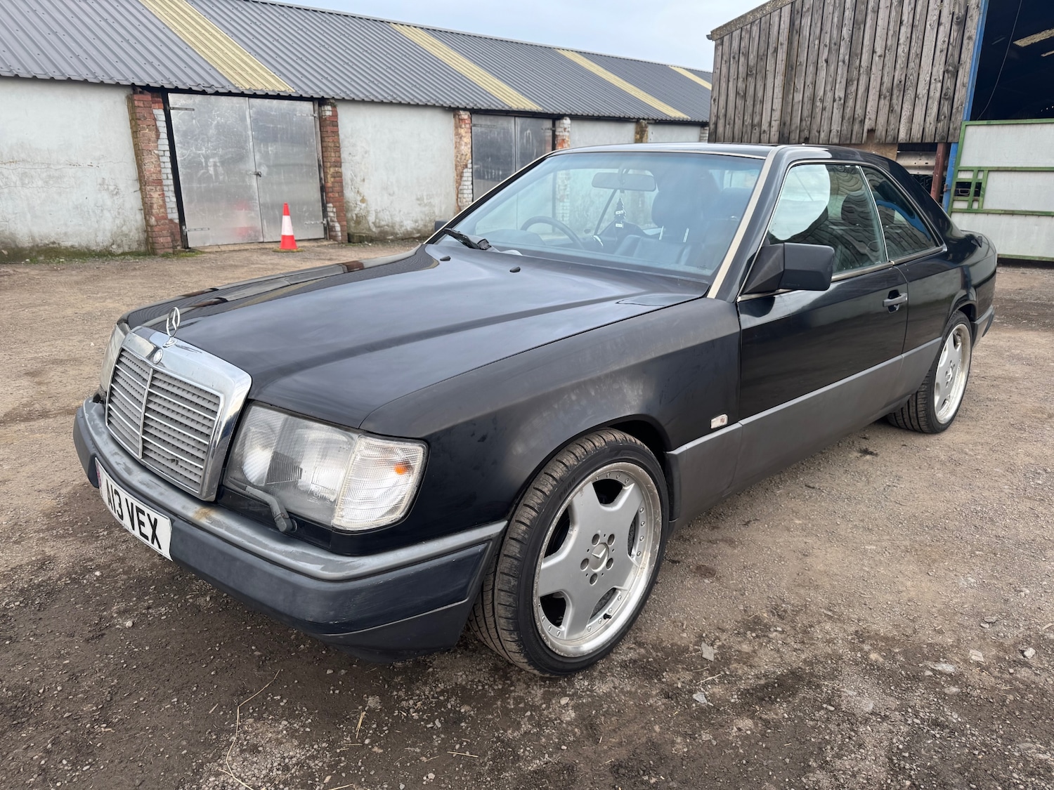 Used Mercedes-Benz C Class 1989 for sale - 78025599: Photo 2