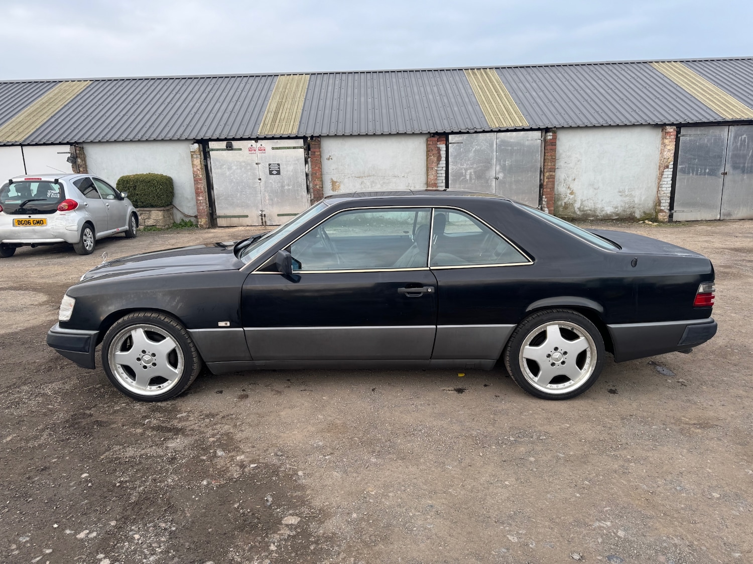 Used Mercedes-Benz C Class 1989 for sale - 78025599: Photo 3