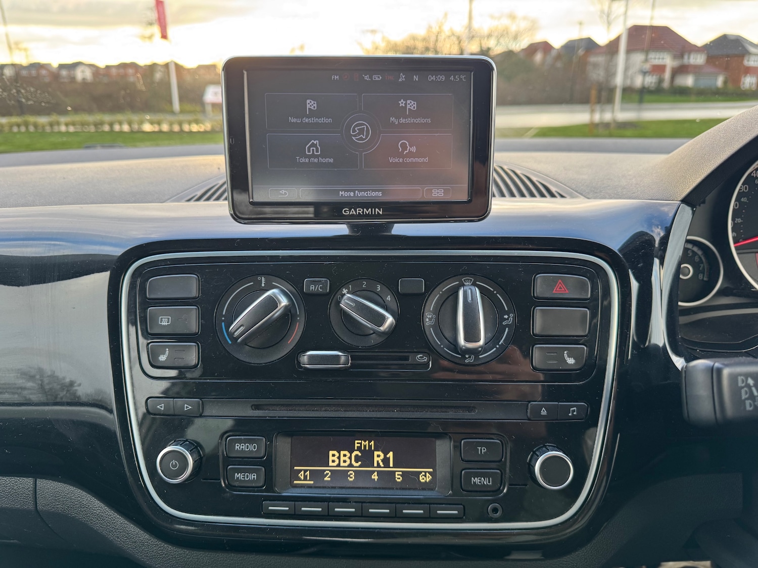 Used Volkswagen up! 2014 for sale - 77704398: Photo 12