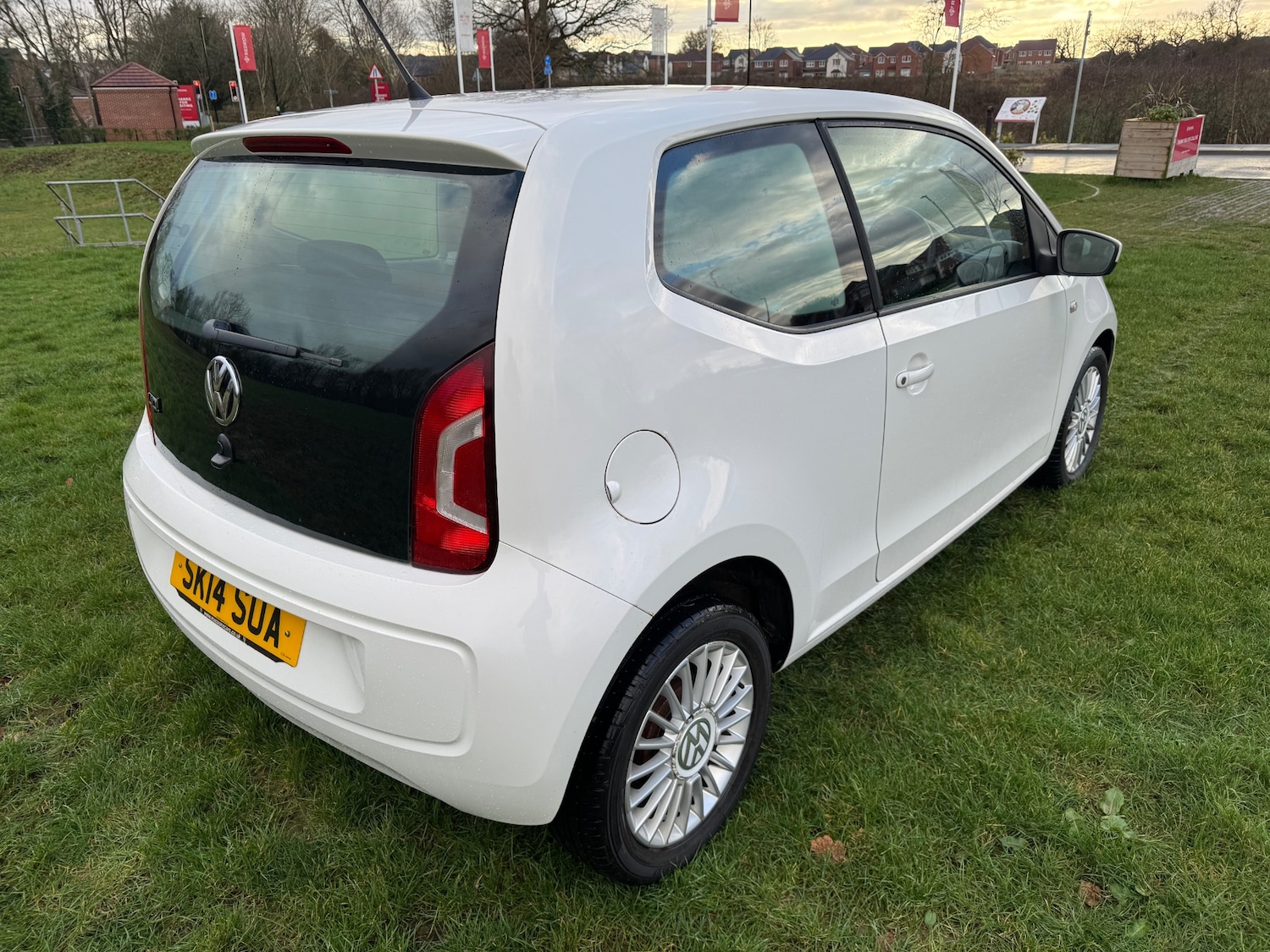 Used Volkswagen up! 2014 for sale - 77704398: Photo 3