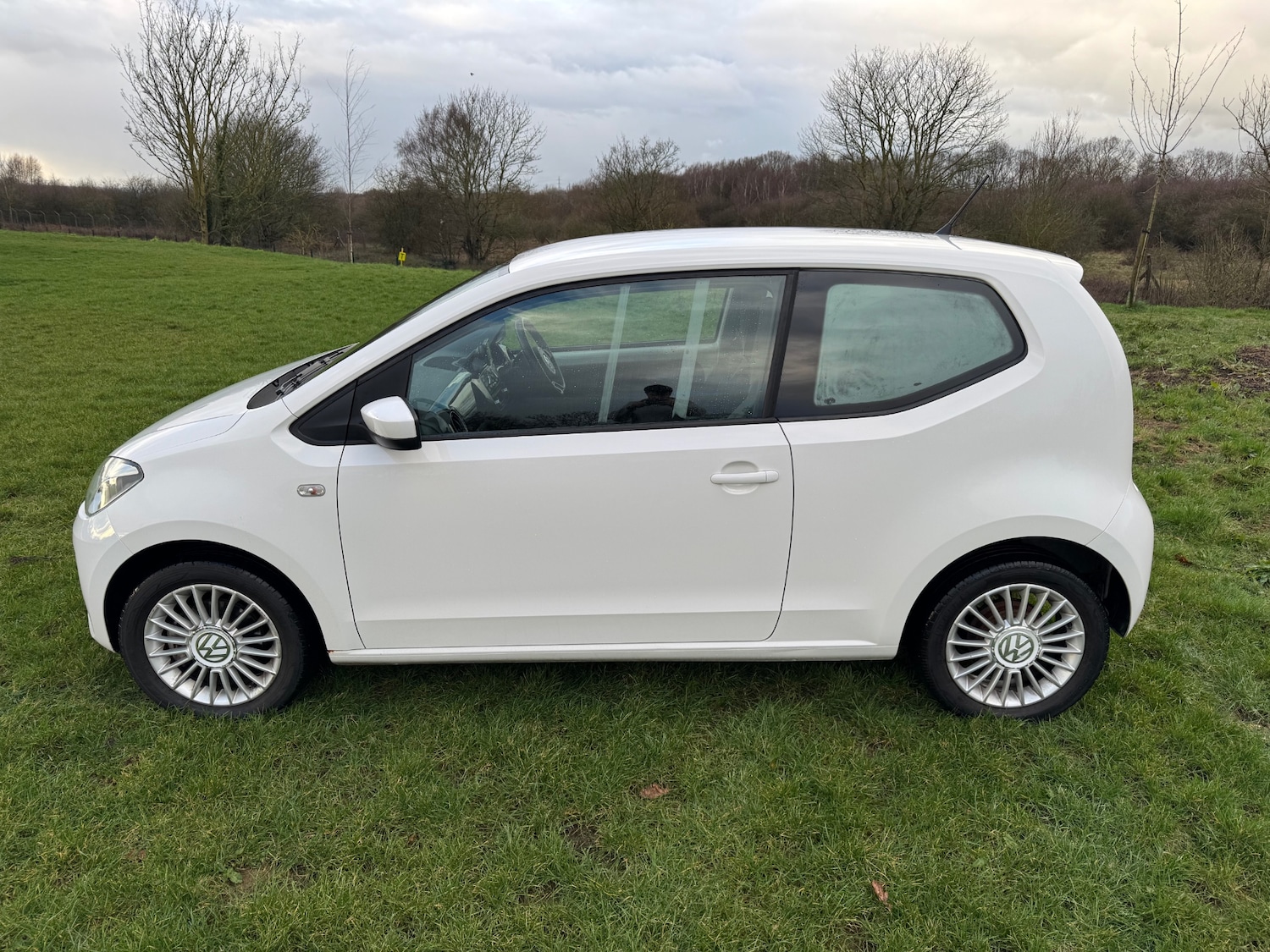 Used Volkswagen up! 2014 for sale - 77704398: Photo 6
