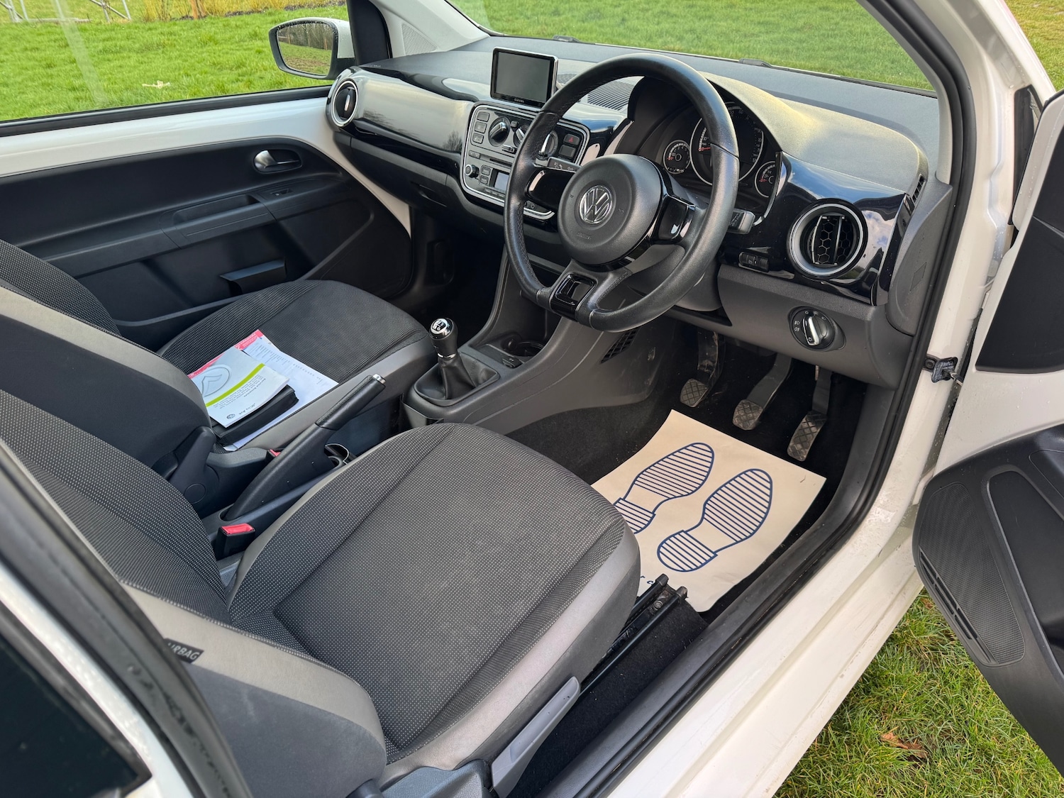 Used Volkswagen up! 2014 for sale - 77704398: Photo 9