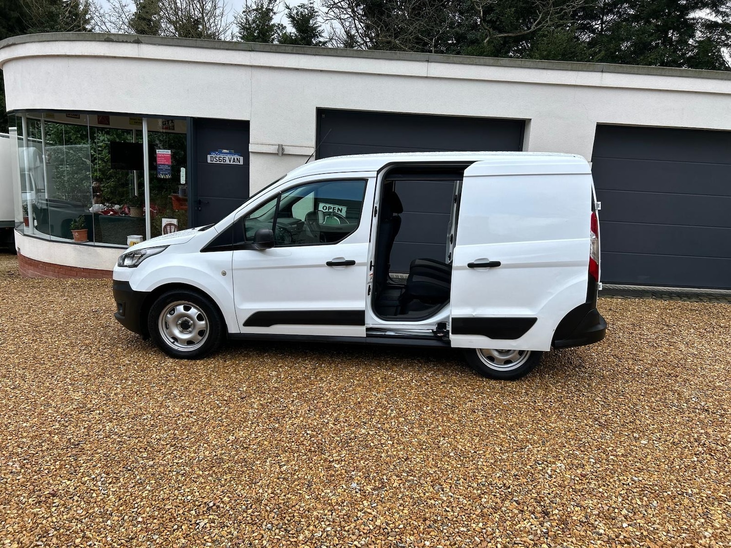 Used Ford Transit Connect 2020 for sale - 77570263: Photo 2