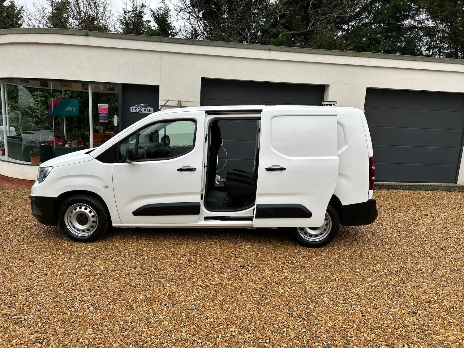 Used Vauxhall Combo 2020 for sale - 77607858: Photo 4