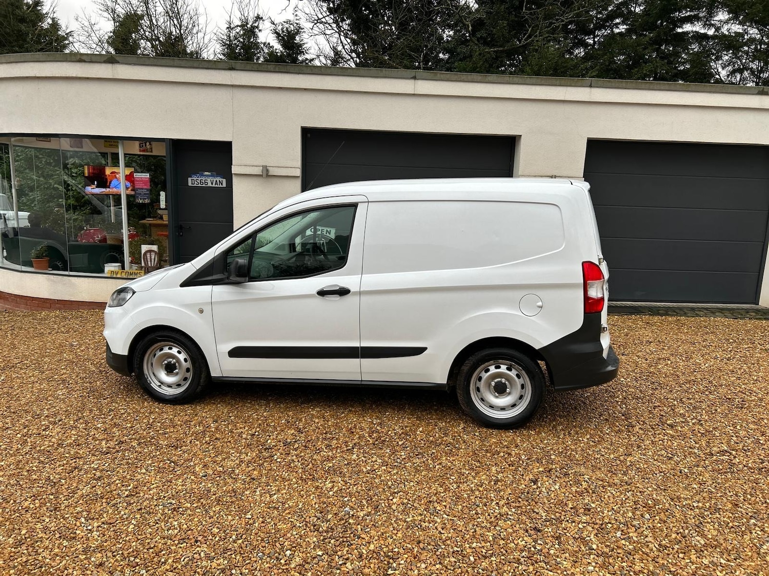 Used Ford Transit Courier 2019 for sale - 77606800: Photo 2
