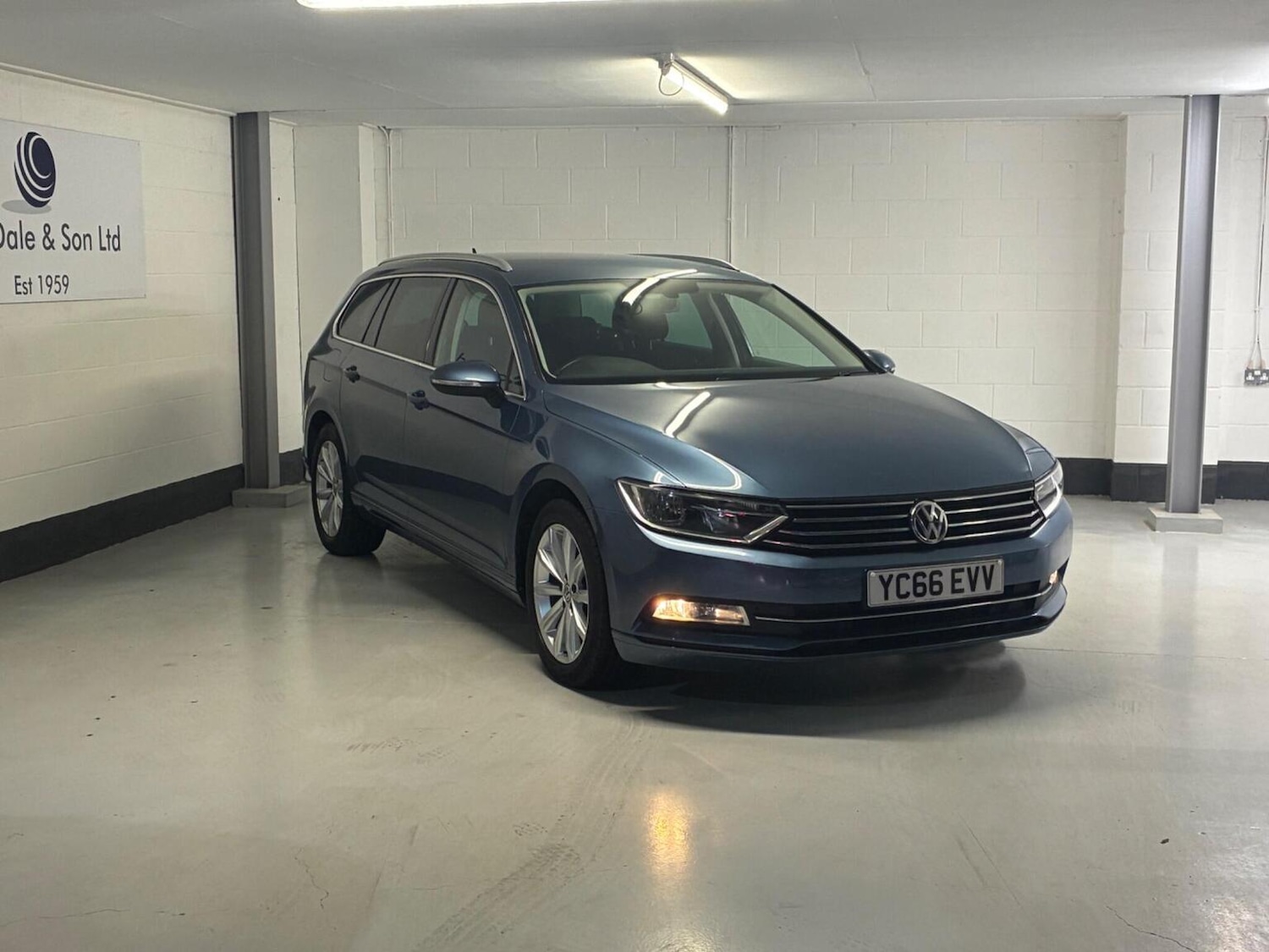 Used Volkswagen Passat 2016 for sale - 76692817: Photo 2