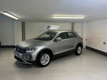 Used Volkswagen T-Roc 2024 for sale - 76521154: Photo