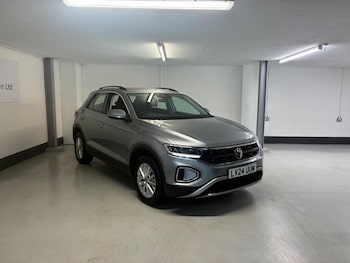 Used Volkswagen T-Roc 2024 for sale - 76521154: Photo