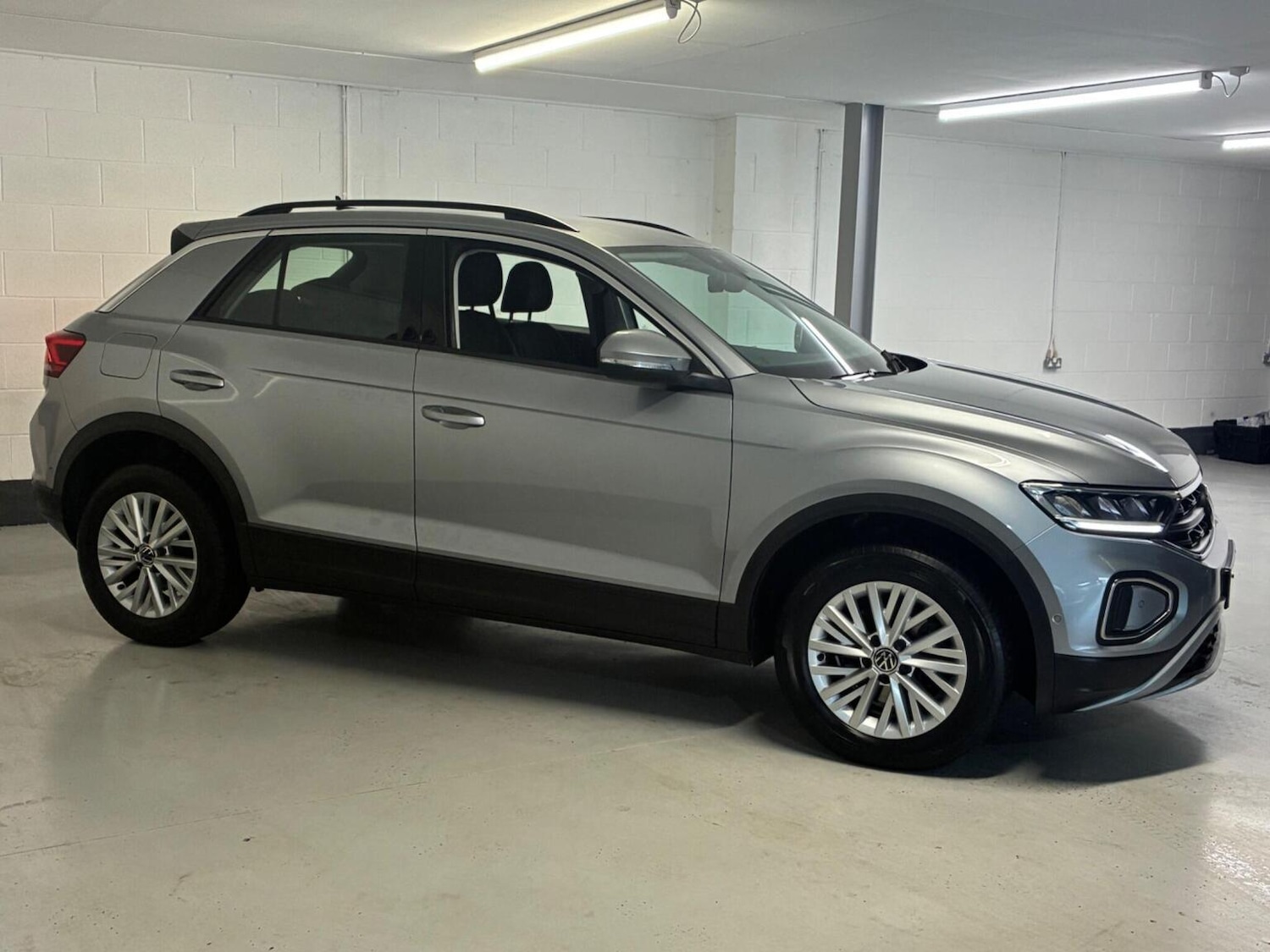 Used Volkswagen T-Roc 2024 for sale - 76521154: Photo 5
