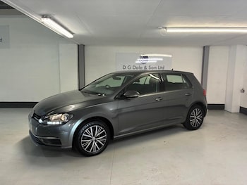 Used Volkswagen Golf 2017 for sale - 76521093: Photo