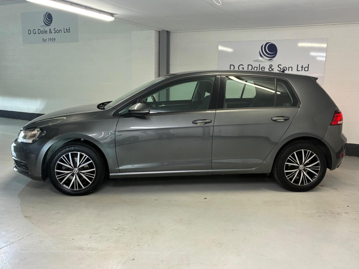 Used Volkswagen Golf 2017 for sale - 76521093: Photo 6