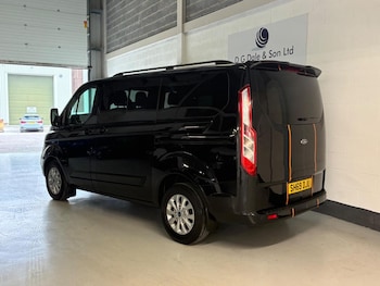 Used Ford Tourneo Custom 2019 for sale - 76058208: Photo